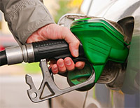 pumping-diesel-fuel-into-a-car